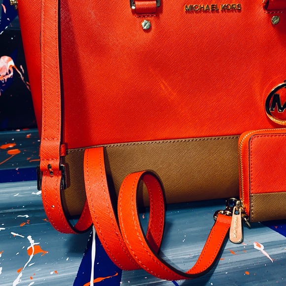 Michael Kors Set Satchel, Shoulder Bag, Handbag, Crossbody, or Purse and wallet - Picture 3 of 16